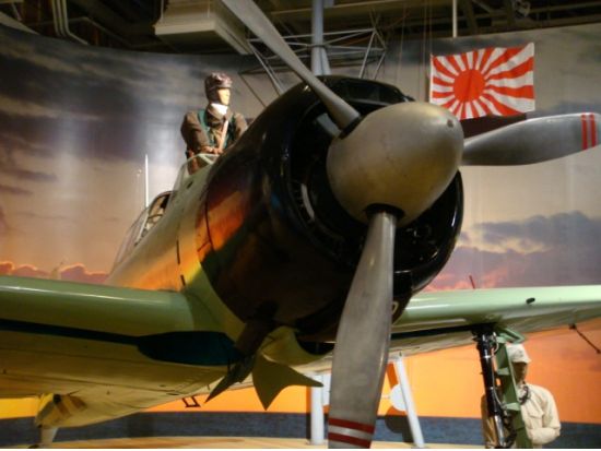 真珠湾（パールハーバー）観光ツアー　アリゾナ記念館（自由散策）＋戦艦ミズーリ記念館　太平洋航空博物館やキャプテンツアー付きプランあり＜日本語ガイド／午前＞