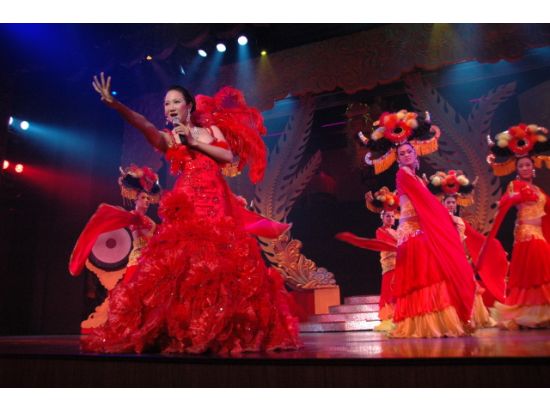 サイモンキャバレー チケット事前予約 豪華絢爛なニューハーフショー＜往復送迎／日本語ガイド／夕食付きプランあり＞