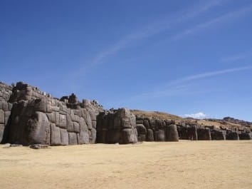 古代インカの謎に触れる！サクサイワマン遺跡見学ツアー＜英語ガイド