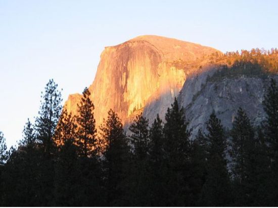 【カリービレッジ宿泊】世界遺産ヨセミテ国立公園1泊2日ツアー　アウトドア派におすすめなテント型キャビンで大自然を満喫！＜4～9月限定／日本語ガイド＞