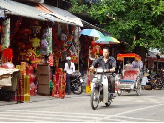 ハノイ市内観光ツアー☆定番観光＆焼き物で有名なバチャン村見学＜1日／送迎／現地ガイド(日本語可)／フォーの昼食＞