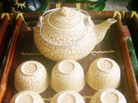 ハノイ市内観光ツアー☆定番観光＆焼き物で有名なバチャン村見学＜1日／送迎／現地ガイド(日本語可)／フォーの昼食＞