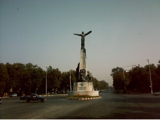 ブカレスト市内半日観光ツアー＜貸切／日本語または英語ガイド／ブカレスト発＞