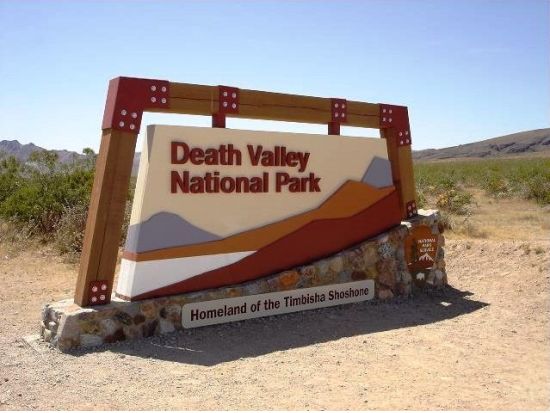 デスバレー国立公園 日帰りツアー　ゴールデン・キャニオン＆バッドウォーター＆アーティスト・パレット＆ザブリスキー・ポイント ＜日本語ガイド＞