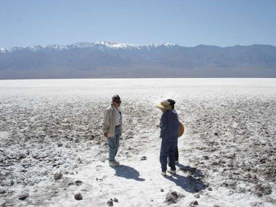 デスバレー国立公園 日帰りツアー　ゴールデン・キャニオン＆バッドウォーター＆アーティスト・パレット＆ザブリスキー・ポイント ＜日本語ガイド＞