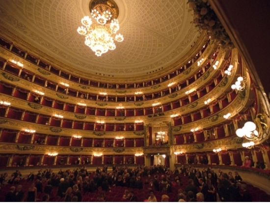 ミラノ・スカラ座オペラ　チケット予約＋ミニツアー＜1stカテゴリ席／日本語ガイド＞