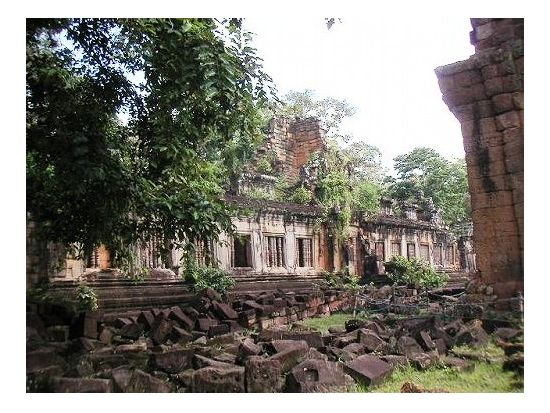 アンコール・トム遺跡ツアー  このツアーでしか訪れない遺跡9か所を巡る観光ツアー リピーターに人気＜混載／午前または午後／日本語ガイド＞