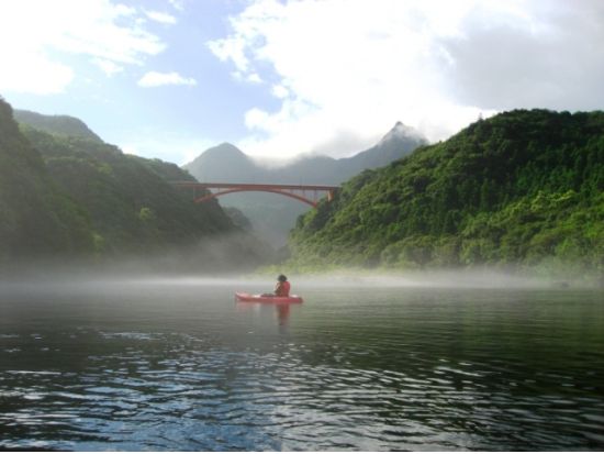 リバーカヤック 午前または午後の半日ツアー 家族・友人だけで楽しめる2人乗り艇あり ＊前日16:00までリクエスト可＊by 屋久島ガイドクラブ