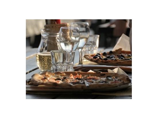 地元トラットリア・ピッツェリアの夕食＆ナイトウォーク 日本語ガイドツアー by Max Harvest