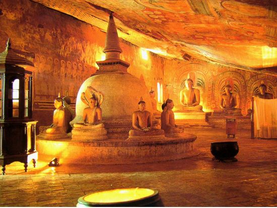 世界遺産シーギリヤ＆ダンブッラ黄金寺院　日帰り観光ツアー ＜貸切／日本語ガイド＞