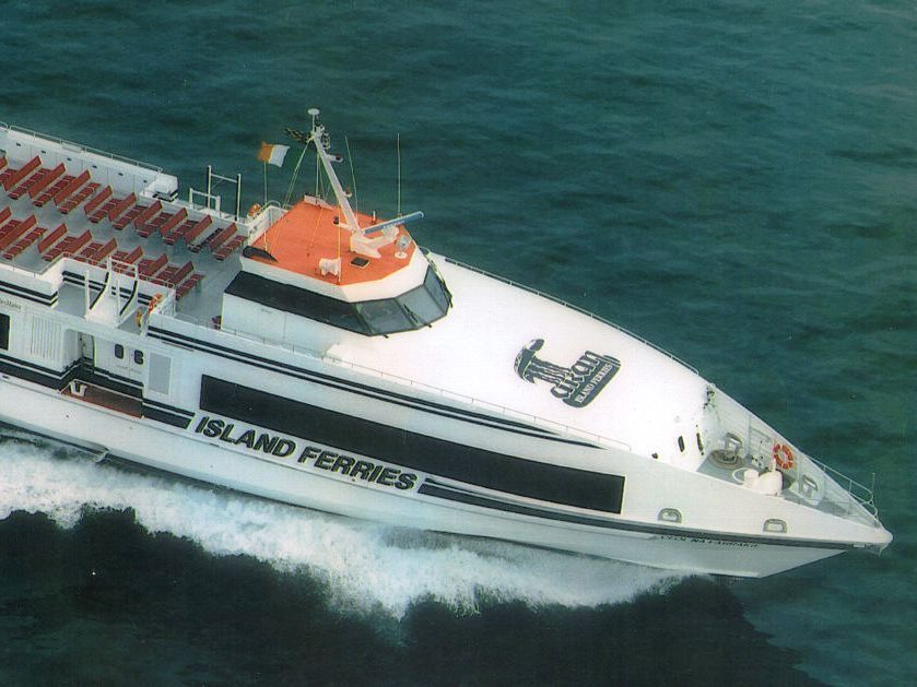 アラン諸島へ！ゴールウェイ⇔イニシュモア島 往復バス＆フェリーチケット＜ゴールウェイ発＞ |  アイルランド（ゴールウェイ）旅行の観光・オプショナルツアー予約 VELTRA（ベルトラ）