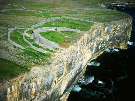 アラン諸島へ！ゴールウェイ⇔イニシュモア島 往復バス＆フェリーチケット＜ゴールウェイ発＞