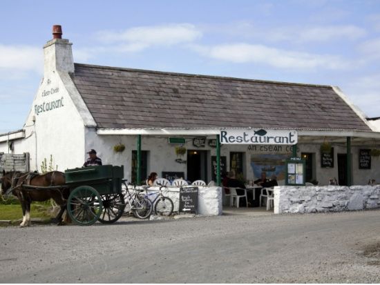 アラン諸島へ！ゴールウェイ⇔イニシュモア島 往復バス＆フェリーチケット＜ゴールウェイ発＞