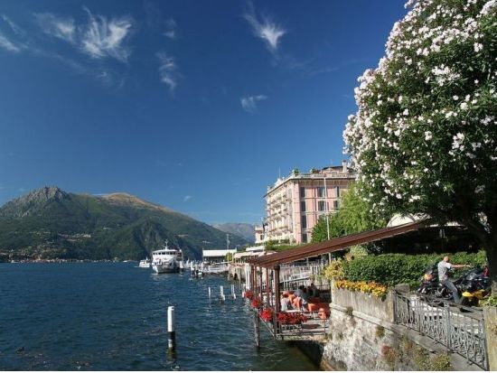 コモ湖＆ベッラージョ ミラノ発1日観光ツアー セレブご用達！コモ湖畔の美しい3つの街を訪れる ボートクルーズ付き＜英語＞