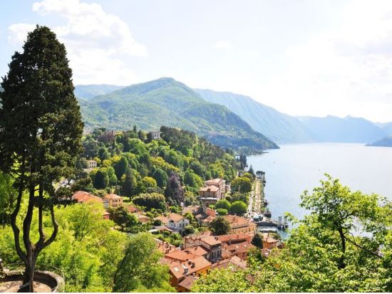 コモ湖＆ベッラージョ ミラノ発1日観光ツアー セレブご用達！コモ湖畔の美しい3つの街を訪れる ボートクルーズ付き＜英語＞