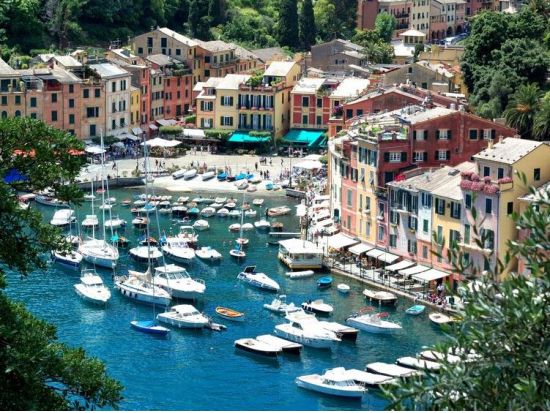 海運都市ジェノヴァ＋リヴィエラの町ポルトフィーノ日帰り観光ツアー＜4～11月／ミラノ発＞