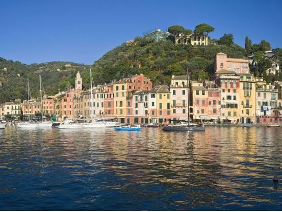 海運都市ジェノヴァ＋リヴィエラの町ポルトフィーノ日帰り観光ツアー＜4～11月／ミラノ発＞