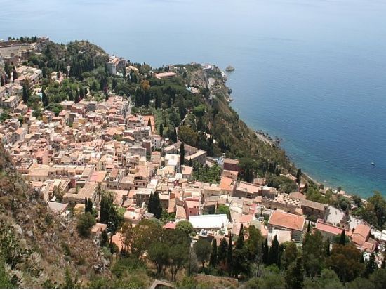 タオルミーナ日帰り観光ツアー＜貸切／日本語アシスタント／シチリア・タオルミーナ発＞