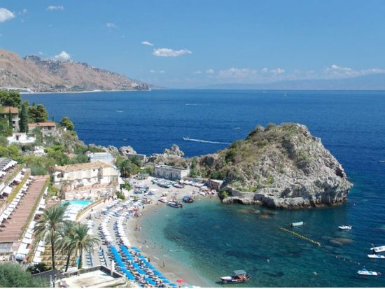 タオルミーナ日帰り観光ツアー＜貸切／日本語アシスタント／シチリア・タオルミーナ発＞