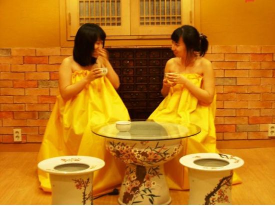 HERA「ヘラ」エステ　韓国名物！よもぎ蒸しが含まれたフェイシャル＆ボディケアが大人気＜日本語OK／明洞駅徒歩3分＞