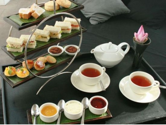 アンコール・ワット＆タ・プローム観光ツアー　5ッ星ホテルの豪華ハイティー付き ＜貸切／日本語ガイド／1日／昼食付き＞