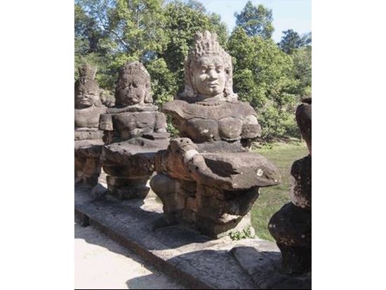 アンコール・ワット観光ツアー トゥクトゥクまたは専用車で巡る！＜午前または午後／日本語ガイド／貸切＞　※空港送迎・朝日鑑賞オプション有