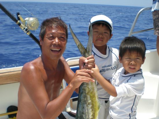 ハワイ島で海釣り！　ボートチャーター　釣り具レンタルで本格スポーツフィッシング＜4・8時間プラン／送迎あり／日本語キャプテン＞by Pacific Queen