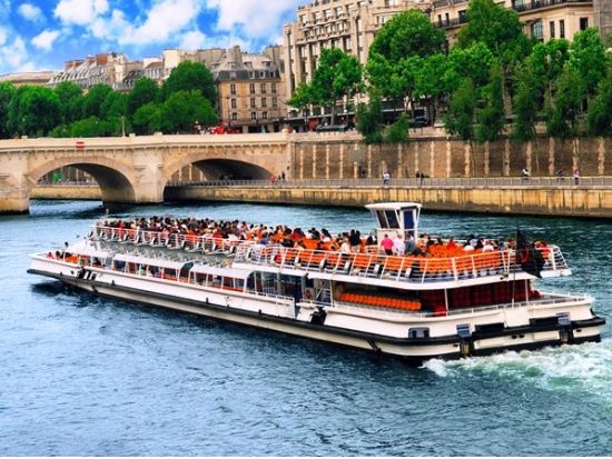 ロンドン発 パリ日帰りツアー　セーヌ川クルーズ・パリ車窓観光付き　パリ市内自由散策　＜ユーロスター利用／乗車時アシストあり＞