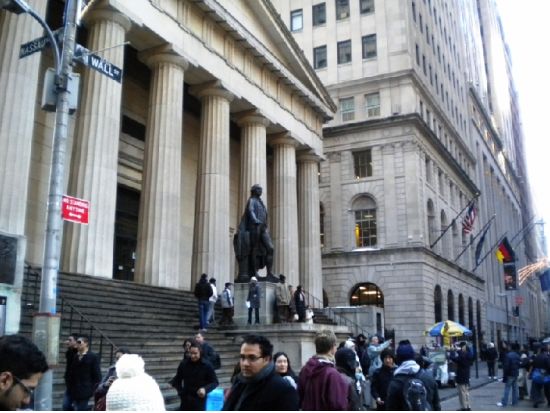 ニューヨーク観光ツアー　自由の女神クルーズ＋ハイライン＋ロックフェラー・センター＋マンハッタン車窓観光　ダウンタウンでのフリータイム付き＜日本語ガイド／貸切＞