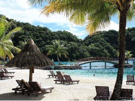 コロール島内観光　パラオの見どころを巡る1日ツアー　ショッピングセンター立ち寄りあり＜午前または午後／送迎付き＞by パラオ・パシフイックダイバーズ