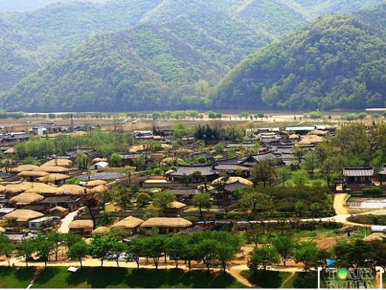 安東(アンドン)日帰りツアー☆郷土料理 塩サバ定食好評ランチ付！河回村＋芙蓉臺＋屏山書院＜毎日／終日／ホテル送迎付／日本語ガイド＞