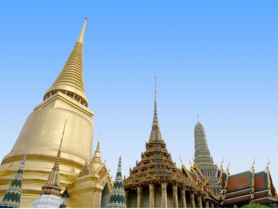 【空港送迎】スワンナプーム国際空港 ⇔ バンコク市内または郊外（パタヤなど）　チェックインお手伝いサービス付き ＜貸切／最大8名／日本語ガイド＞