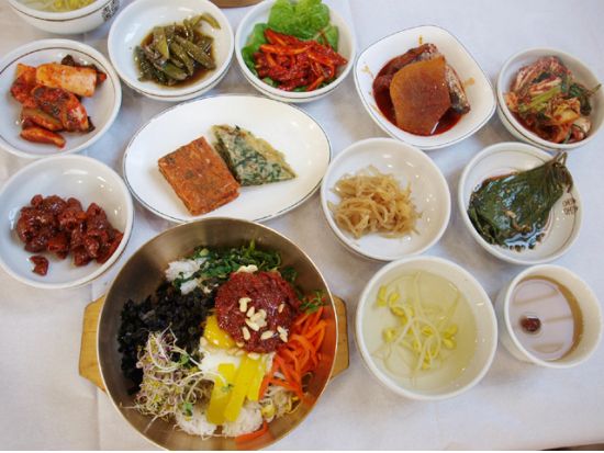 全州韓屋村とロケ地巡り「雲が描いた月明り」「隠し味にはロマンス」など（全州郷校＋梧木台＋慶基殿＋殿洞聖堂）＜全州ビビンパ昼食付／日本語ガイド／ソウルホテル送迎＞