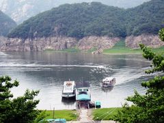 遊覧船からの観光できる亀潭峰と玉筍峰