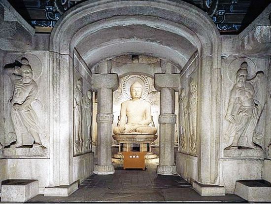 ソウル発！慶州観光ツアー　世界遺産「石窟庵と仏国寺」＋東洋最古の天文台「瞻星台」　新羅王朝の都で史跡巡り　KTX（高速鉄道）利用＜1日／日本語ガイド／昼食付＞