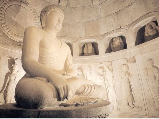 釜山発！慶州観光ツアー 2大世界遺産巡り 石窟庵と仏国寺＋最古の天文台・瞻星台（歴史遺跡地区） 新羅の歴史探訪 韓定食ランチ＜1日／日本語ガイド／ホテル送迎付＞