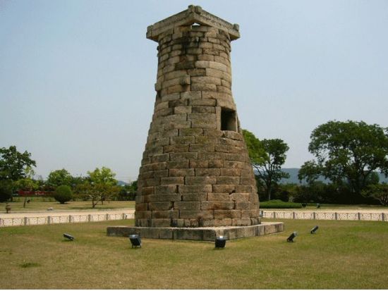 釜山発！慶州観光ツアー 2大世界遺産巡り 石窟庵と仏国寺＋最古の天文台・瞻星台（歴史遺跡地区） 新羅の歴史探訪 韓定食ランチ＜1日／日本語ガイド／ホテル送迎付＞