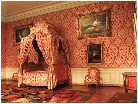 ベルサイユ宮殿＆パリの朝市マルシェ 半日ツアー　宮殿の壮大な建築美とローカル御用達マルシェお買い物体験！＜午前／日本語アシスタント／パリ発＞ by EMI