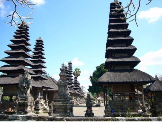 【貸切】誕生日や記念日に！世界遺産タマン・アユン寺院＋タナロット寺院の夕日観賞＋高級ヴィラでロマンチックディナー＜午後／日本語ガイド／夕食付＞