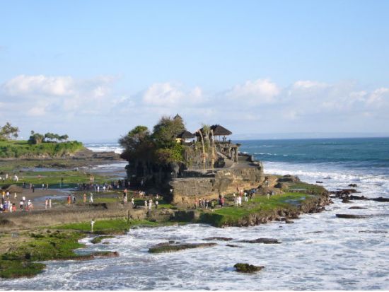 【貸切】誕生日や記念日に！世界遺産タマン・アユン寺院＋タナロット寺院の夕日観賞＋高級ヴィラでロマンチックディナー＜午後／日本語ガイド／夕食付＞