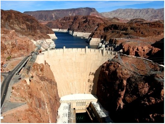 グランドキャニオン・ウエスト観光＋ヘリコプター遊覧飛行 谷底ランディング付き＜昼食／貸切プランあり／英語＞by Adventure Photo Tours