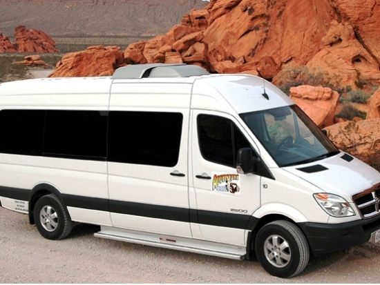 グランドキャニオン・ウエスト観光＋ヘリコプター遊覧飛行 谷底ランディング付き＜昼食／貸切プランあり／英語＞by Adventure Photo Tours