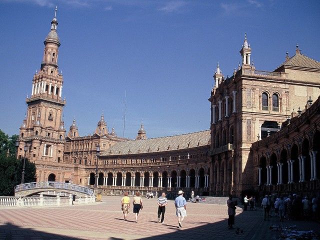 4397 外国切手 スペイン 世界遺産 セビリアの大聖堂など凹版5種 スペイン】世界遺産のセビリア大聖堂！建物も規模も人もすごかっ