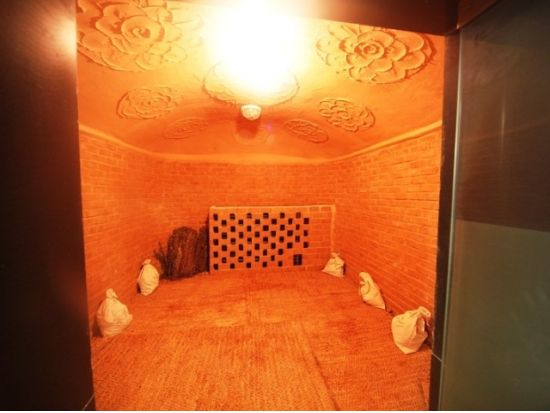 明洞ZIU汗蒸幕 　地元でも大人気のアカスリ・塩サウナ！よもぎ蒸しorカッピングのサービス付き＊当日予約可能＜日本語OK／女性専用／明洞＞