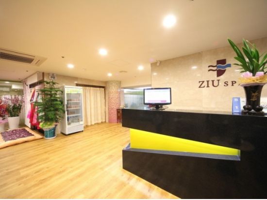 明洞ZIU汗蒸幕 　地元でも大人気のアカスリ・塩サウナ！よもぎ蒸しorカッピングのサービス付き＊当日予約可能＜日本語OK／女性専用／明洞＞