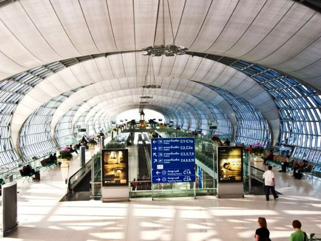 【貸切】空港送迎 スワンナプーム国際空港⇔バンコク市内ホテル あなたのホテルへ直行!深夜・早朝 追加料金なし!<最大10名>