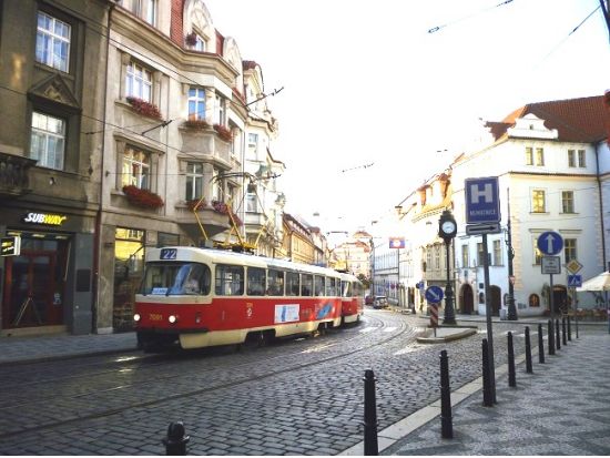 トラム体験つき！プラハ市内 半日ウォーキングツアー＜4時間／日本語ガイド／プラハ発＞