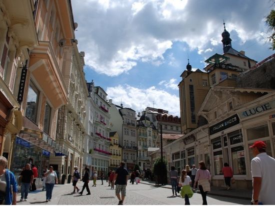 ロケト城＆温泉保養地 カルロヴィ・ヴァリ 1日観光ツアー＜日本語／プラハ発＞