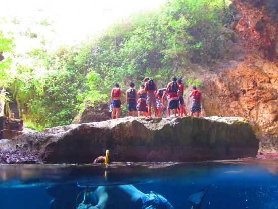 グロットシュノーケリング サイパンが誇る青の洞窟で幻想体験 ＜送迎あり＞ byマリアナス トレッキング