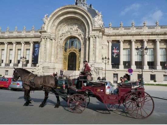 馬車に乗ってロマンチックにパリ散策ツアー＜１時間～／エッフェル塔付近＞